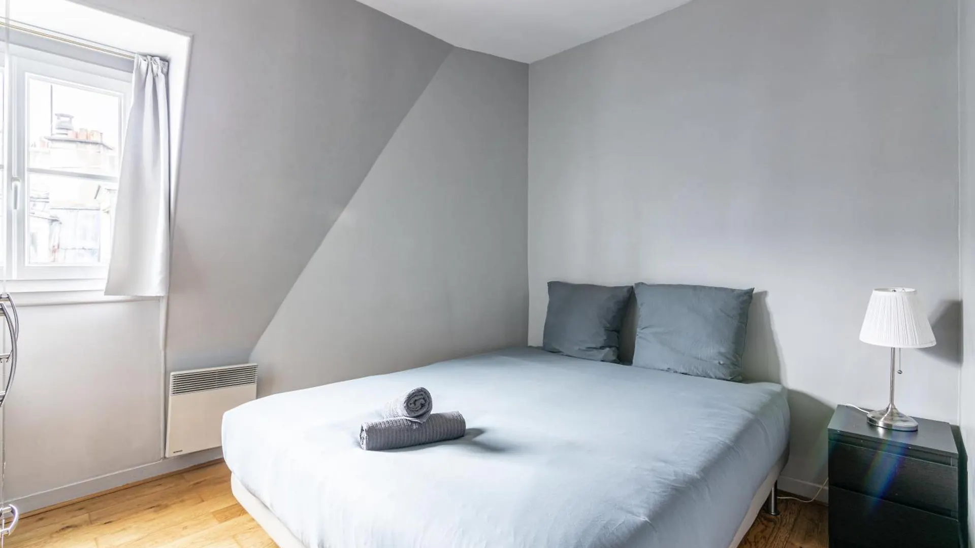 Luxurious 2 Bedroom Tour Eiffel Bourdonnais Free Netflix Apartament *