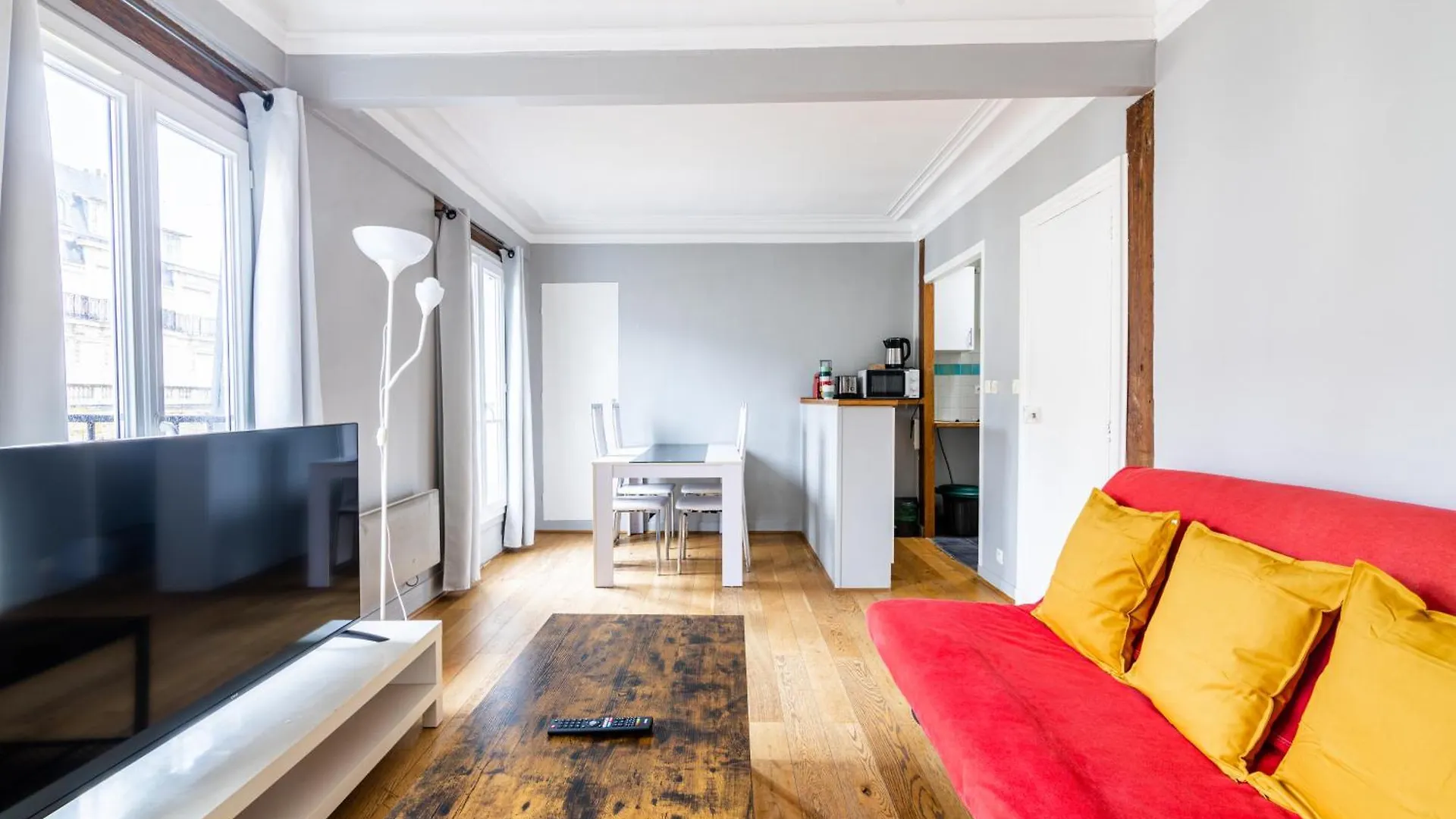 Apartament Luxurious 2 Bedroom Tour Eiffel Bourdonnais Free Netflix Paryż